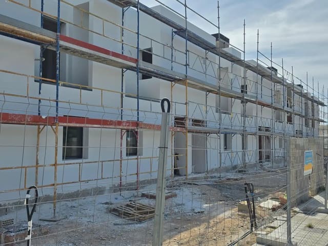 3 makuuhuone Rivitalo myytävänä paikassa L'Ametlla de Mar mukana uima-altaan 
autotalli - 385 000 € (Ref: 9783429)