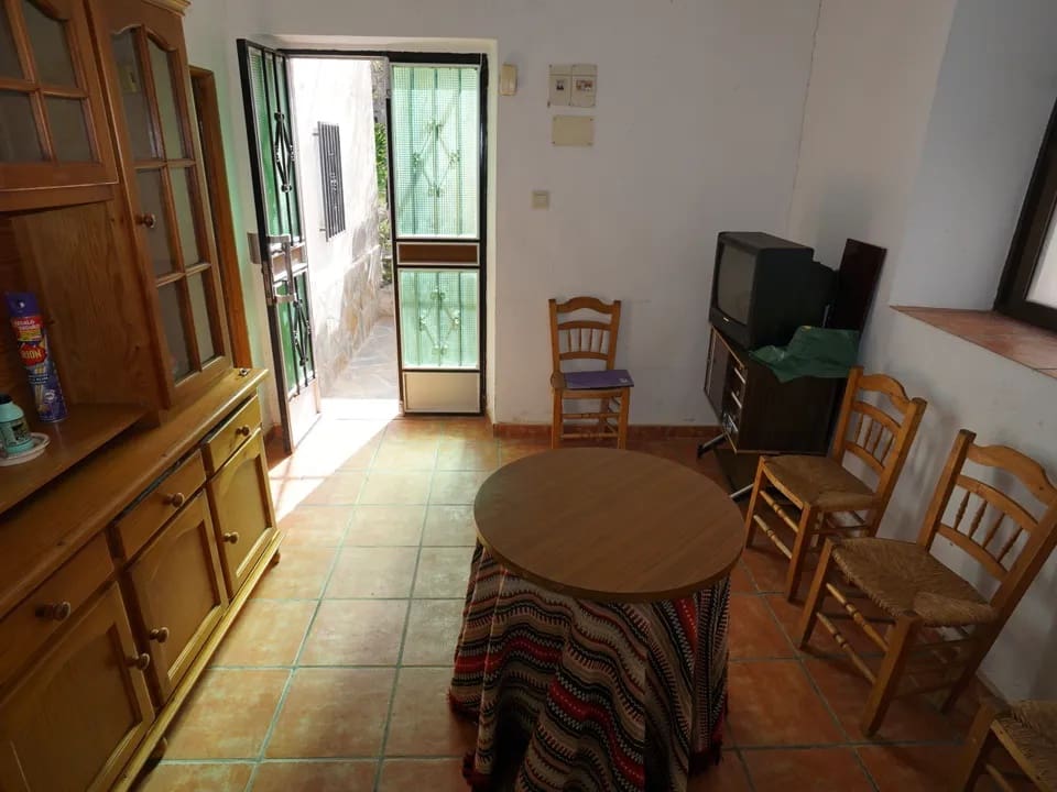 4 soveværelse Byhus til salg i Torvizcon - € 50.000 (Ref: 7413768)