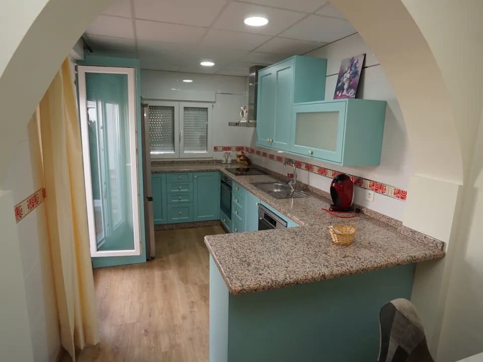 4 soveværelse Lejlighed til salg i Orgiva - € 150.000 (Ref: 8640063)