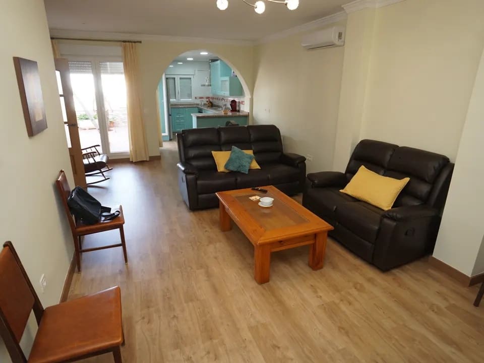 4 soveværelse Lejlighed til salg i Orgiva - € 150.000 (Ref: 8640063)