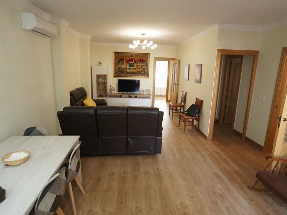 4 soveværelse Lejlighed til salg i Orgiva - € 150.000 (Ref: 8640063)