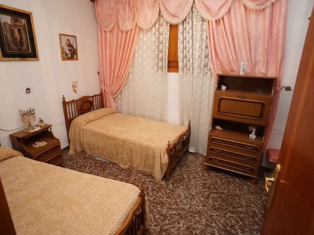 4 soveværelse Byhus til salg i Orgiva - € 97.000 (Ref: 9193033)