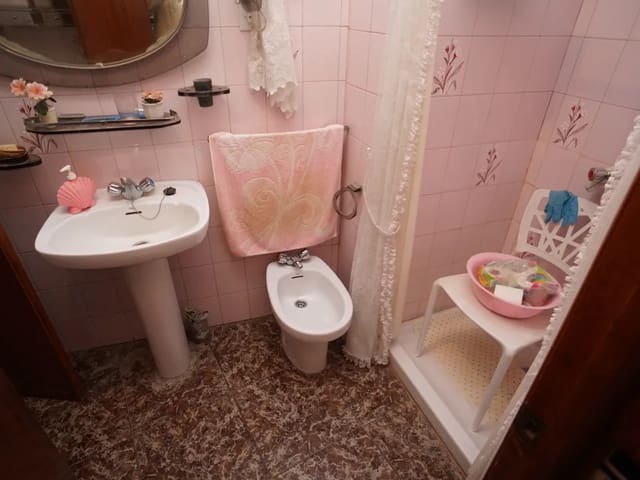 4 soveværelse Byhus til salg i Orgiva - € 97.000 (Ref: 9193033)