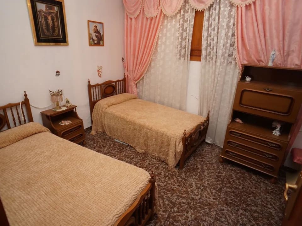 4 soveværelse Byhus til salg i Orgiva - € 97.000 (Ref: 9193033)