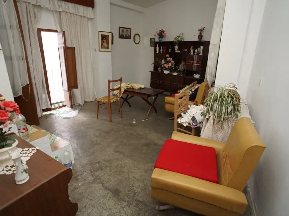 4 soveværelse Byhus til salg i Orgiva - € 97.000 (Ref: 9193033)