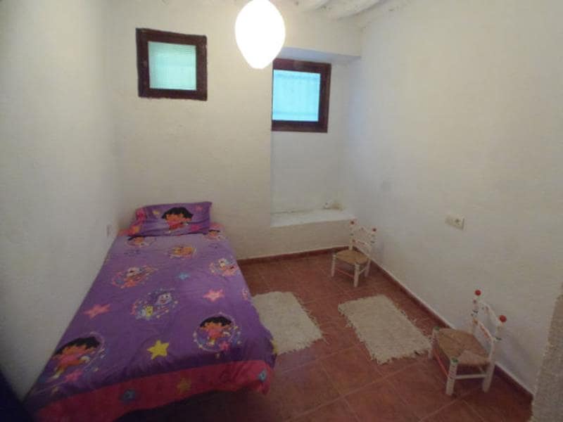 3 soverom Hus til salgs i Yator - € 50 000 (Ref: 9324811)