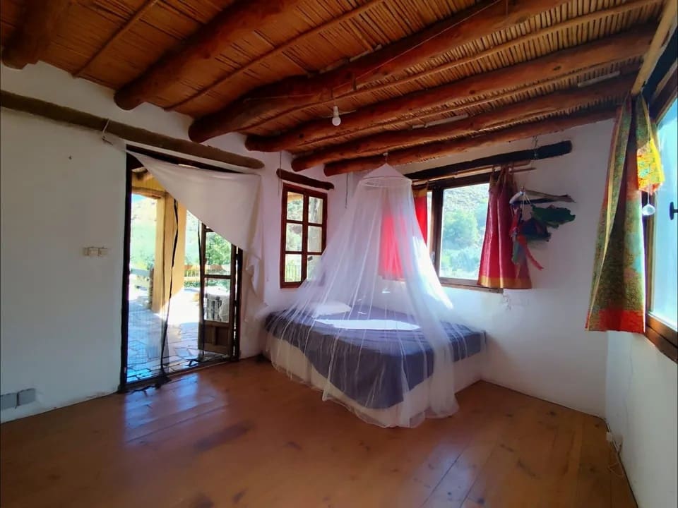 4 bedroom Finca/Country House for sale in Orgiva - € 199,000 (Ref: 9618547)