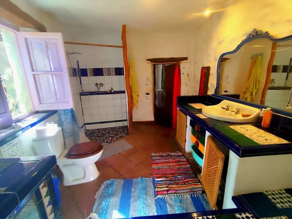 4 bedroom Finca/Country House for sale in Orgiva - € 199,000 (Ref: 9618547)