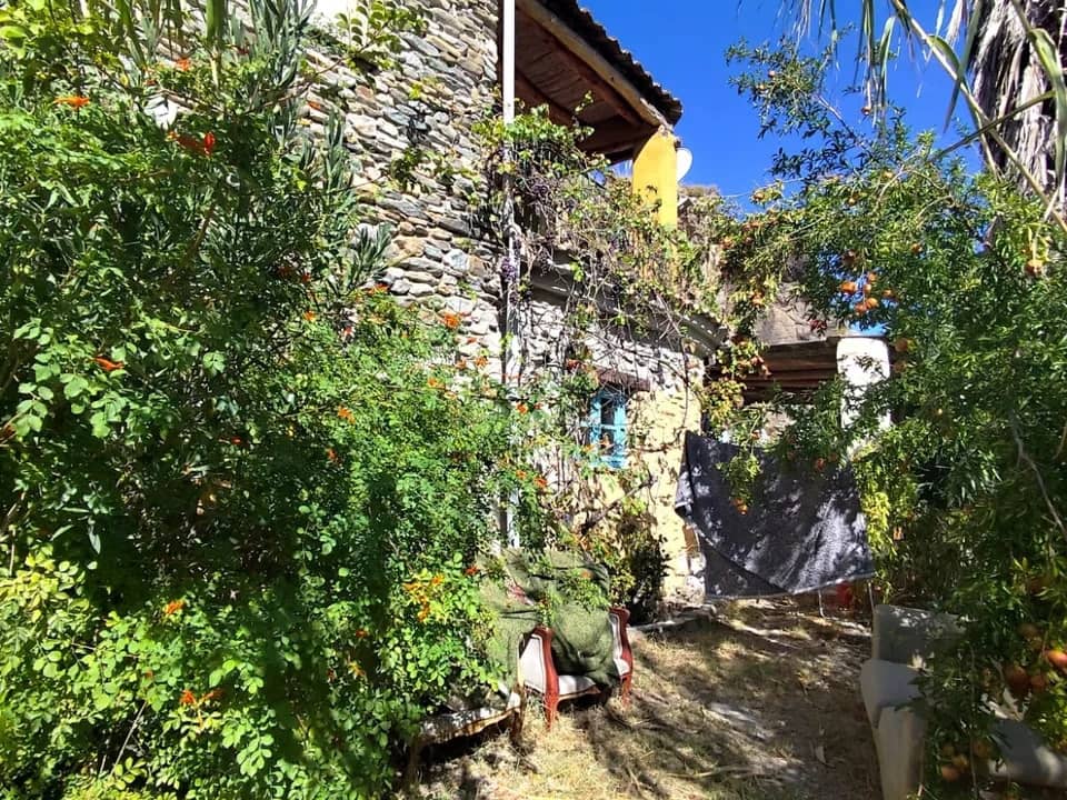 4 bedroom Finca/Country House for sale in Orgiva - € 199,000 (Ref: 9618547)