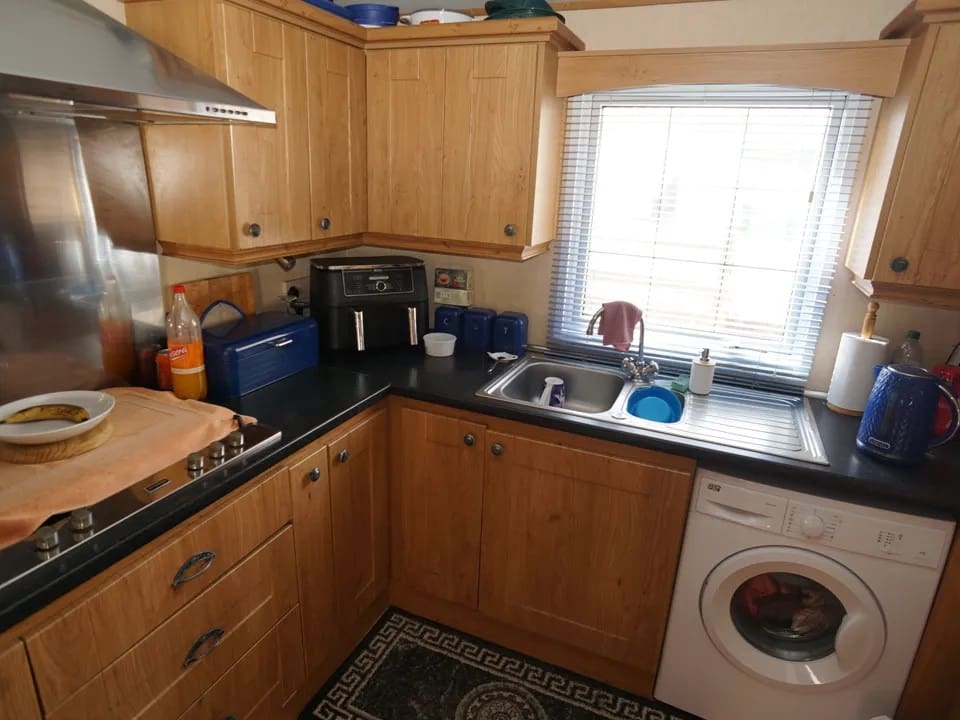 2 bedroom Mobile Home for sale in Pitres - € 18,000 (Ref: 9733947)