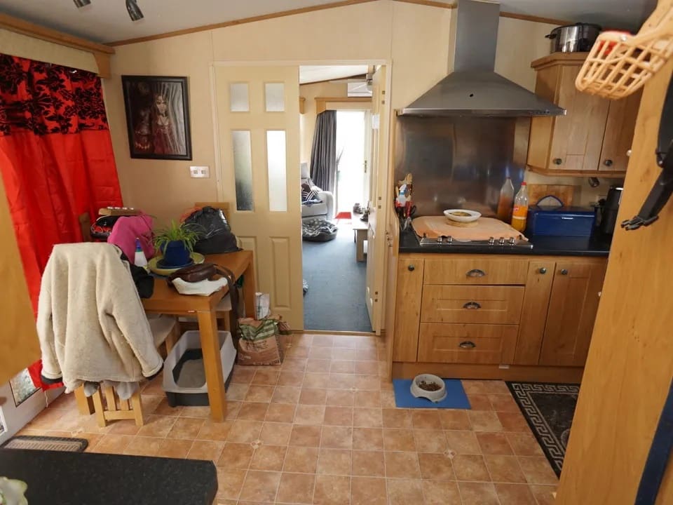2 bedroom Mobile Home for sale in Pitres - € 18,000 (Ref: 9733947)