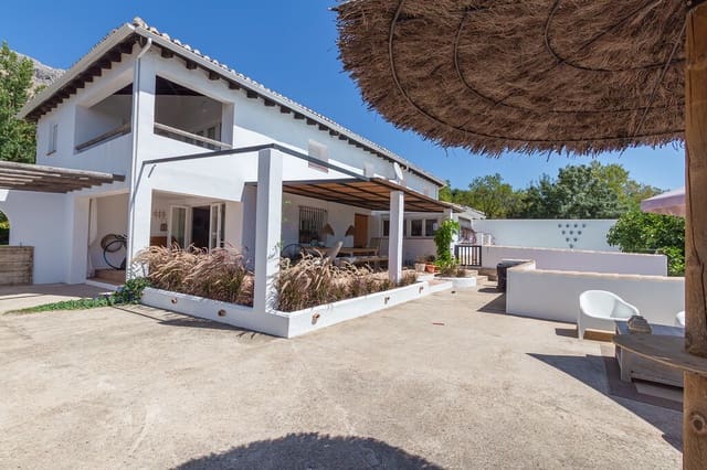 6 soveværelse Finca/Landehus til salg i Colmenar med swimmingpool garage - € 1.185.000 (Ref: 10058009)