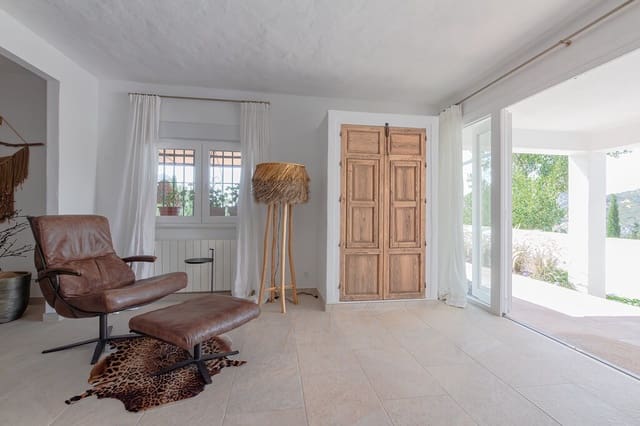 6 soveværelse Finca/Landehus til salg i Colmenar med swimmingpool garage - € 1.185.000 (Ref: 10058009)
