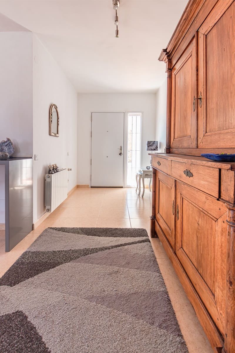3 sypialnia Finka/Dom wiejski na sprzedaż w Sayalonga z basenem garażem - 875 000 € (Ref: 10139285)