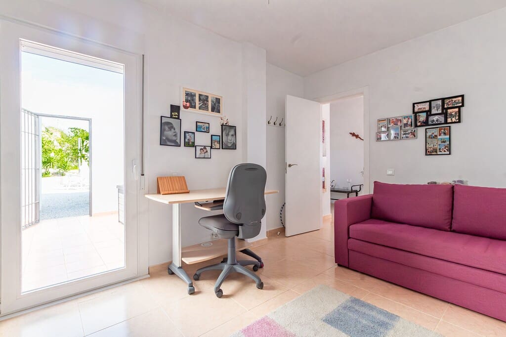 3 sypialnia Finka/Dom wiejski na sprzedaż w Sayalonga z basenem garażem - 875 000 € (Ref: 10139285)