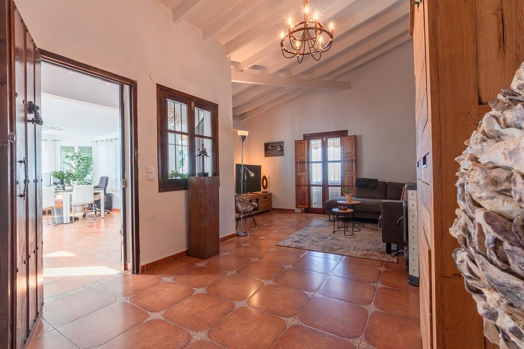 Finca/Casa Rural de 2 habitaciones en Cómpeta en venta con piscina garaje - 595.000 € (Ref: 10157415)