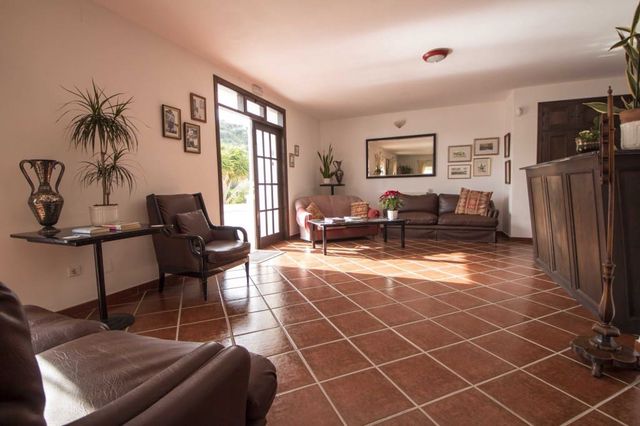 7 sypialnia Hotel na sprzedaż w Rincón de la Victoria z basenem - 994 995 € (Ref: 5067114)