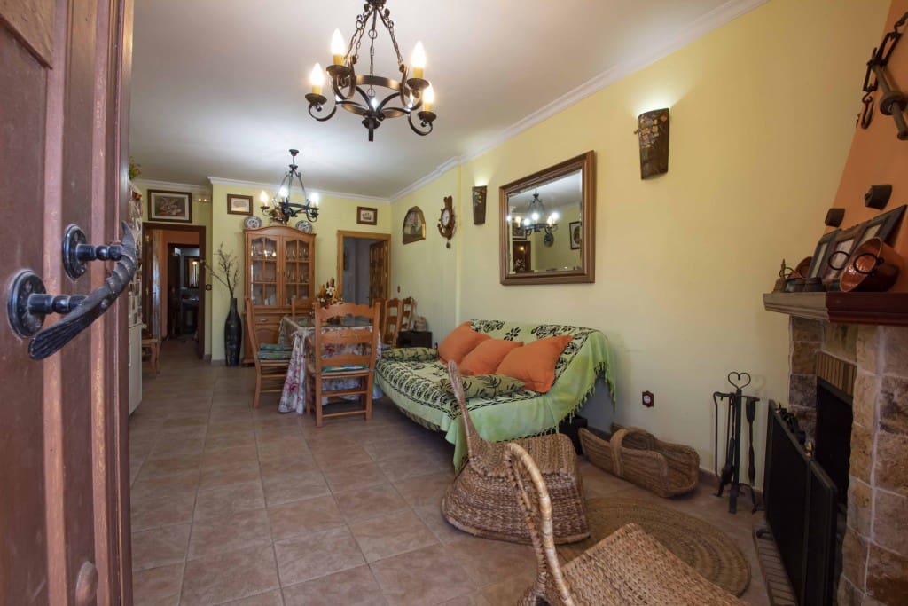 7 sypialnia Finka/Dom wiejski na sprzedaż w Riogordo z basenem garażem - 800 000 € (Ref: 6011466)