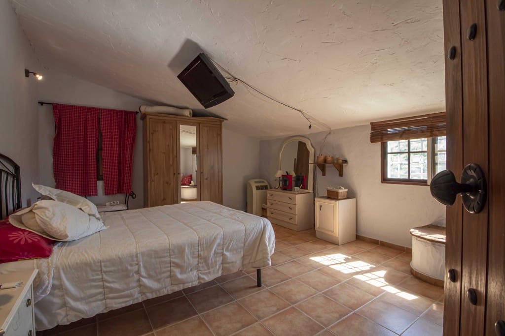 7 sypialnia Finka/Dom wiejski na sprzedaż w Riogordo z basenem garażem - 800 000 € (Ref: 6011466)