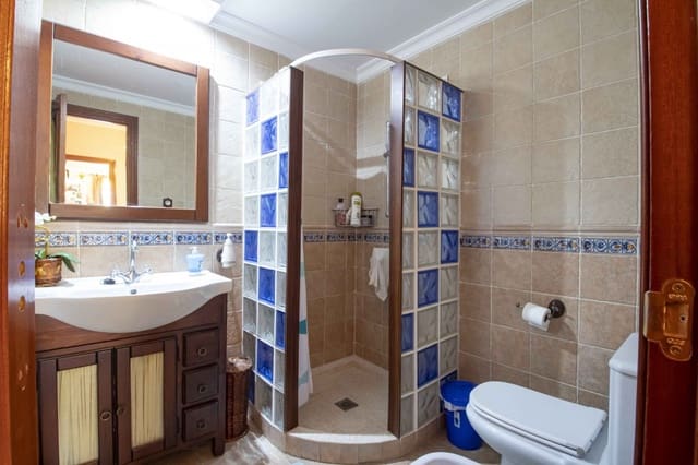 7 sypialnia Finka/Dom wiejski na sprzedaż w Riogordo z basenem garażem - 800 000 € (Ref: 6011466)