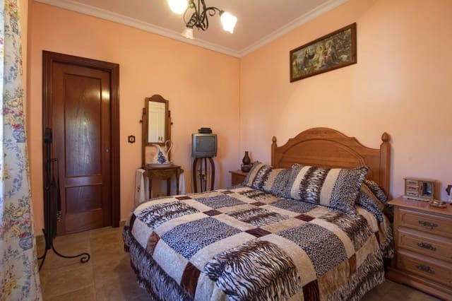 7 sypialnia Finka/Dom wiejski na sprzedaż w Riogordo z basenem garażem - 800 000 € (Ref: 6011466)