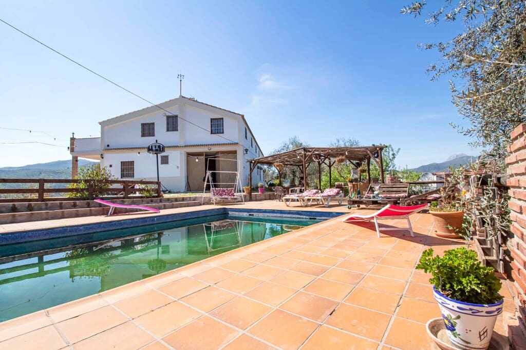 7 quarto Quinta/Casa Rural para venda em Riogordo com piscina garagem - 620 000 € (Ref: 6011466)