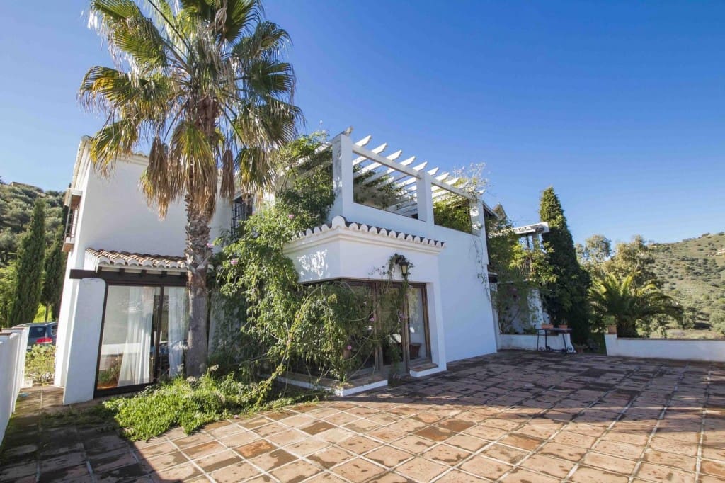 7 slaapkamer Villa te koop in Torrox met zwembad - € 880.000 (Ref: 6053246)