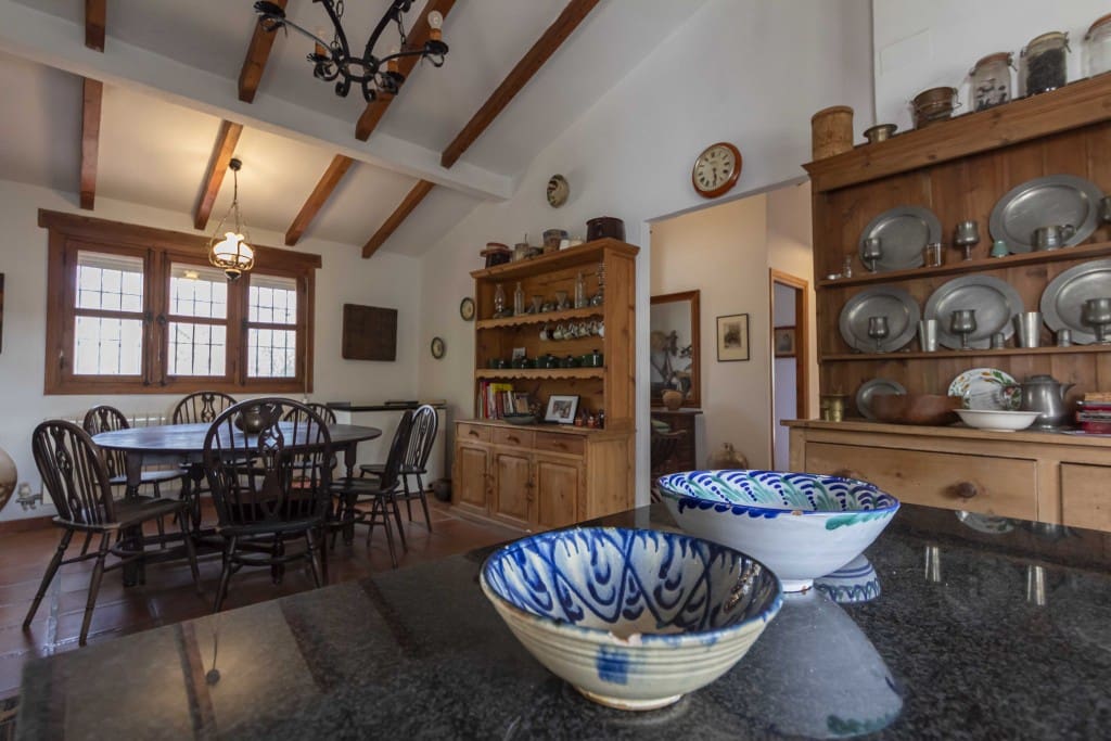 3 soveværelse Finca/Landehus til salg i Sedella med swimmingpool - € 398.000 (Ref: 7812695)