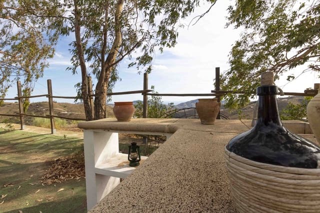 3 slaapkamer Finca/Landhuis te koop in Sedella met zwembad - € 398.000 (Ref: 7812695)