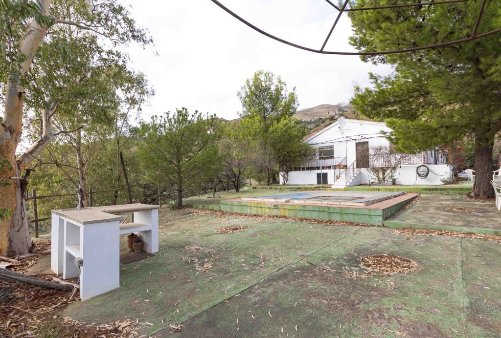 3 soveværelse Finca/Landehus til salg i Sedella med swimmingpool - € 398.000 (Ref: 7812695)