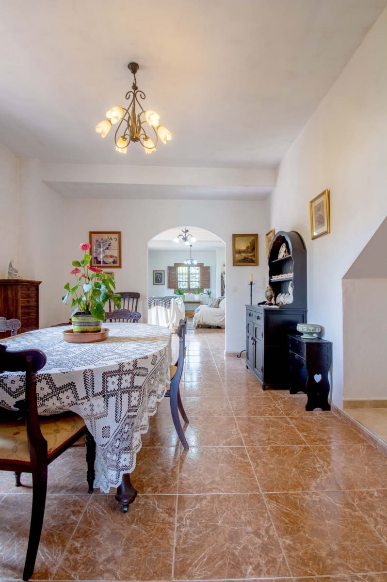 5 bedroom Finca/Country House for sale in Riogordo - € 385,000 (Ref: 9050834)