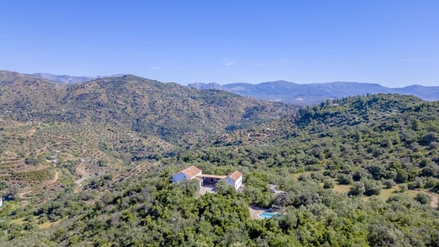 4 soveværelse Finca/Landehus til salg i Comares med swimmingpool - € 695.000 (Ref: 9062171)