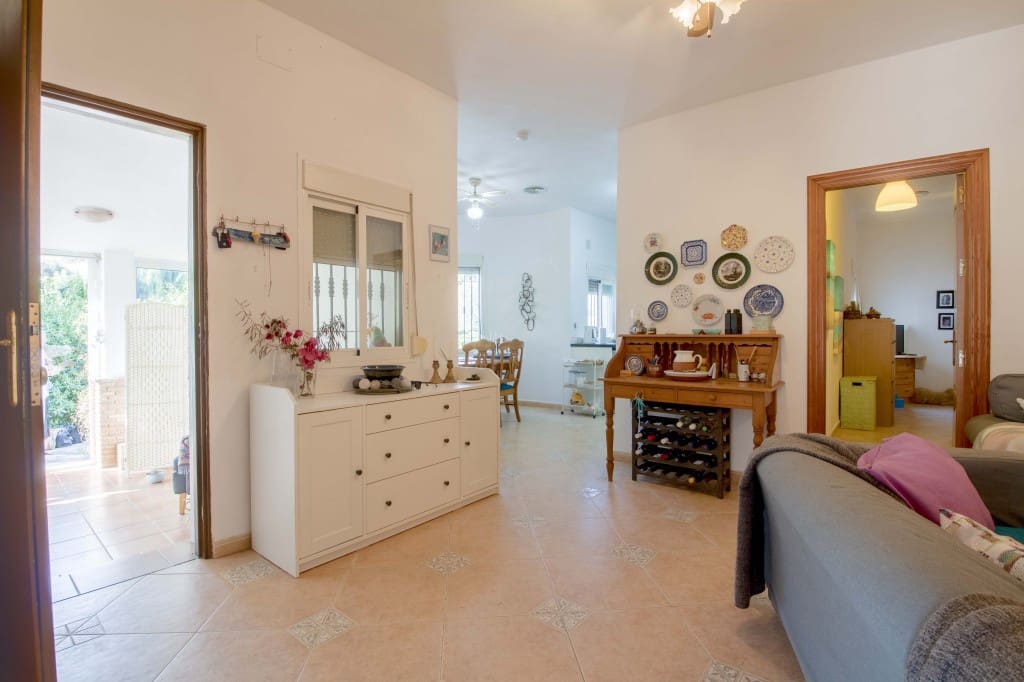 4 soveværelse Finca/Landehus til salg i Comares med swimmingpool garage - € 349.000 (Ref: 9183334)