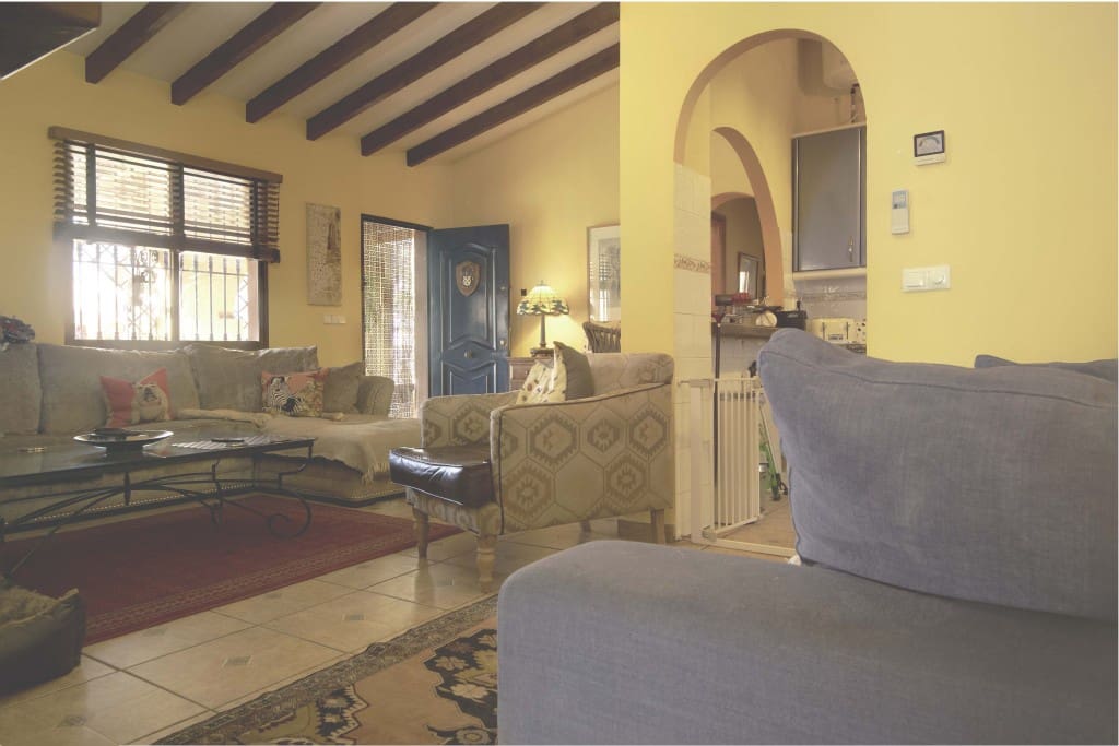 4 soveværelse Finca/Landehus til salg i Canillas de Albaida med swimmingpool - € 359.000 (Ref: 9312424)