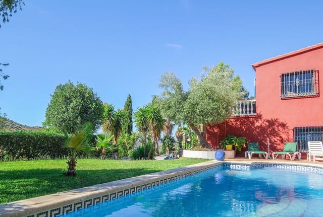 4 soveværelse Finca/Landehus til salg i Canillas de Albaida med swimmingpool - € 359.000 (Ref: 9312424)