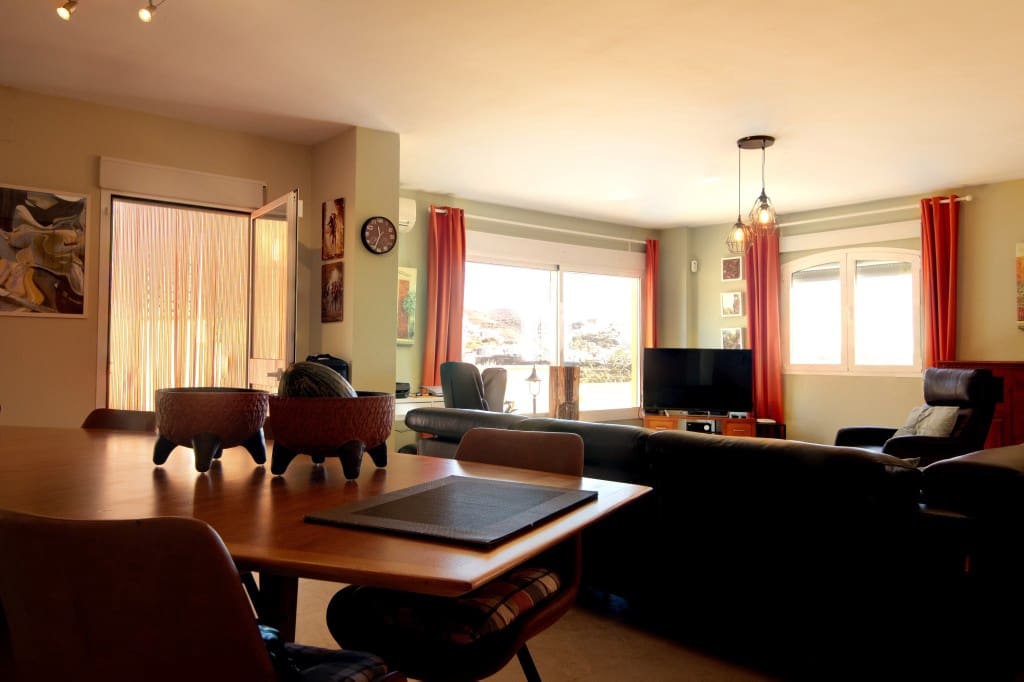 3 slaapkamer Villa te koop in Torrox-Costa met zwembad garage - € 489.000 (Ref: 9410475)