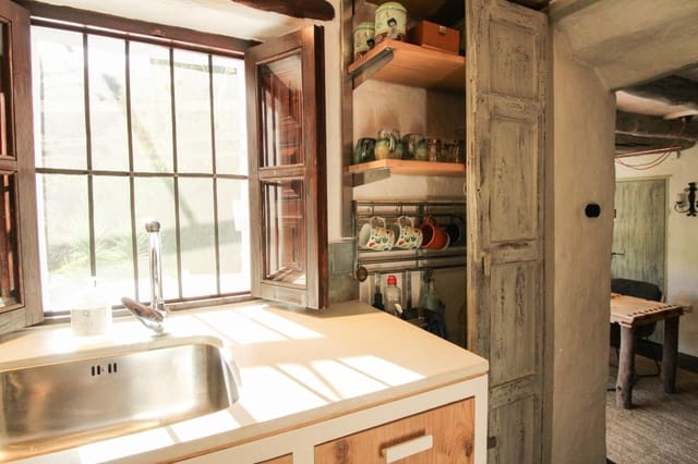 4 bedroom Finca/Country House for sale in Colmenar - € 349,000 (Ref: 9461029)