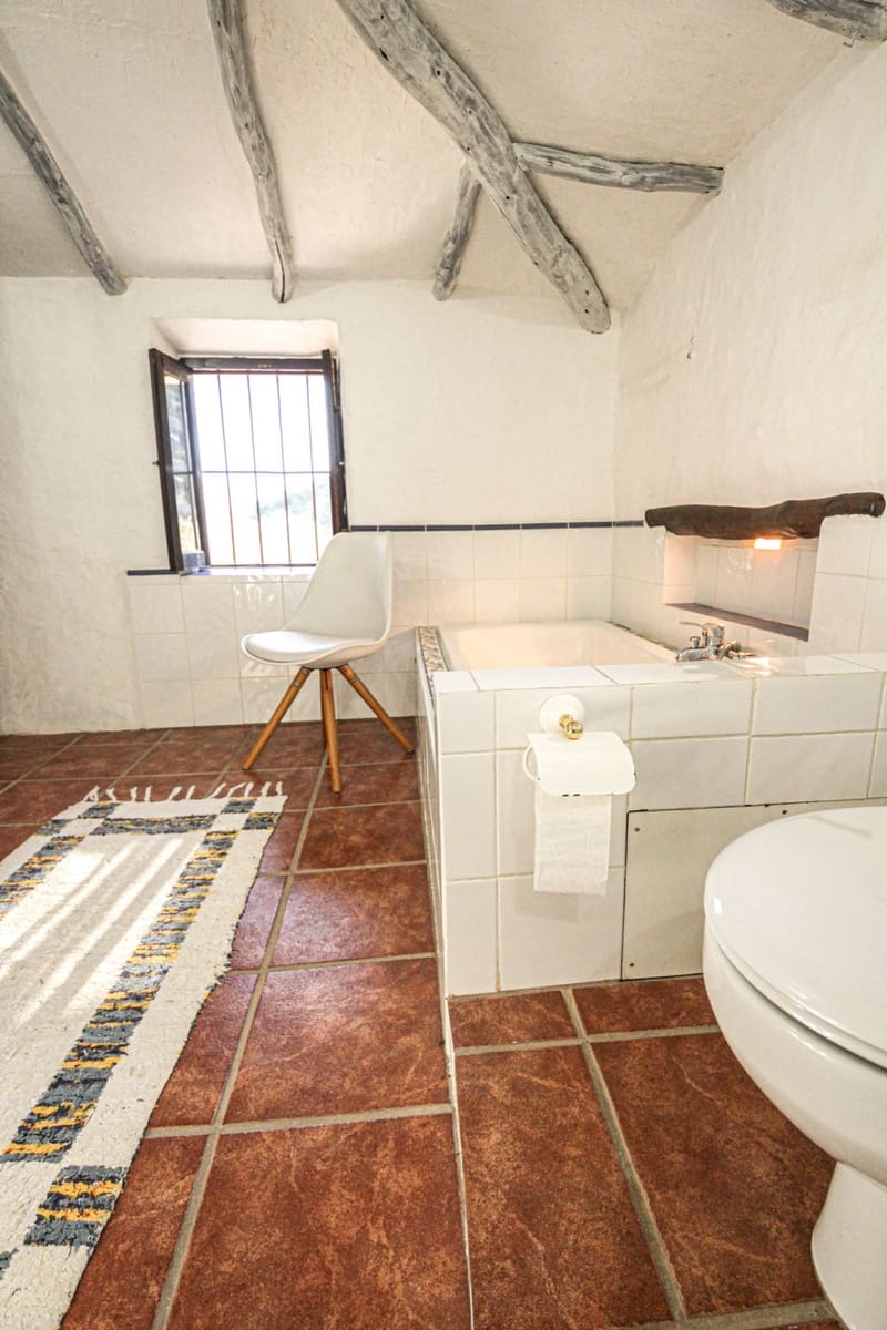 4 bedroom Finca/Country House for sale in Colmenar - € 349,000 (Ref: 9461029)