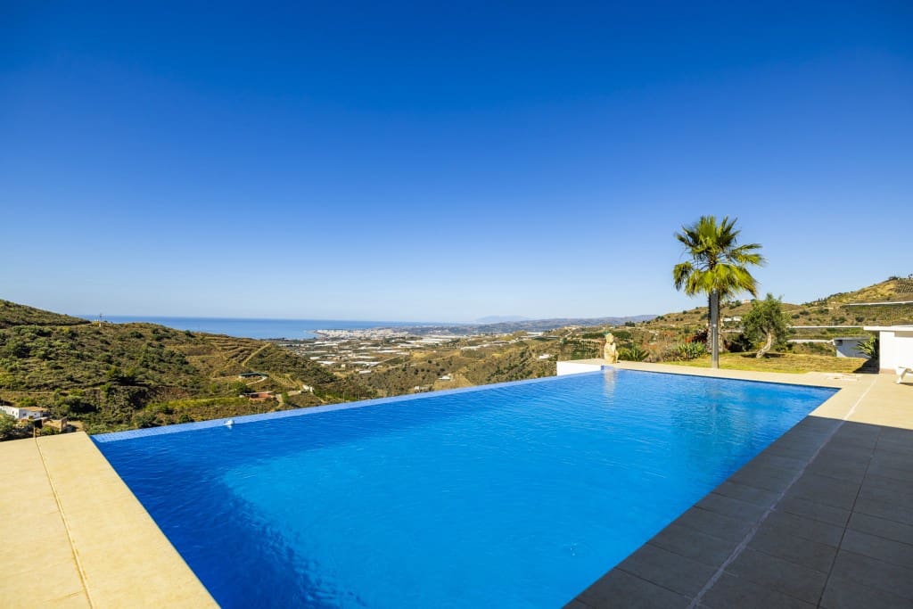 4 camera da letto Villa in vendita in Sayalonga con piscina - 1.350.000 € (Rif: 9461030)