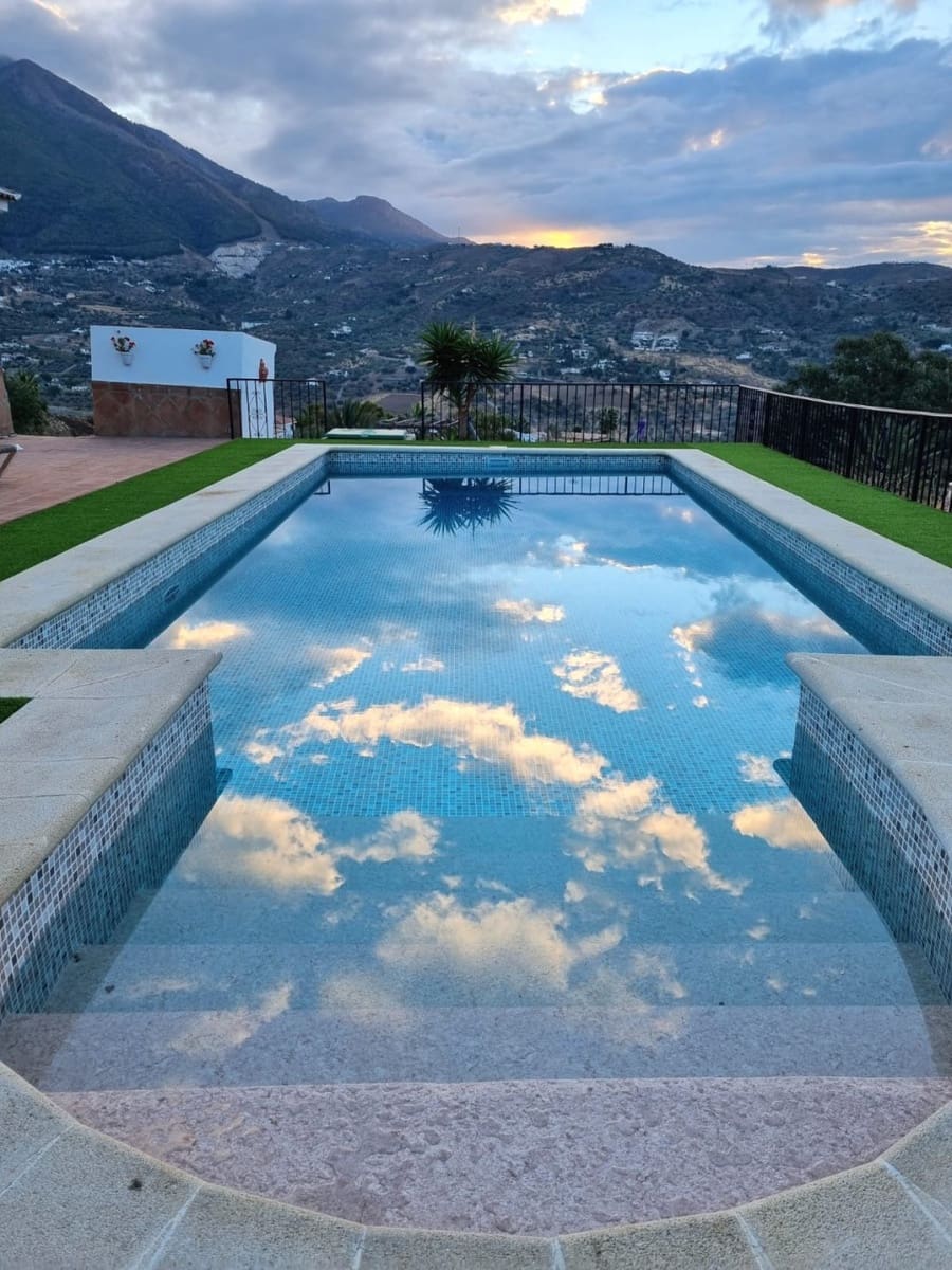 3 Zimmer Finca/Landgut zu verkaufen in Alcaucin mit Pool - 374.950 € (Ref: 9540712)