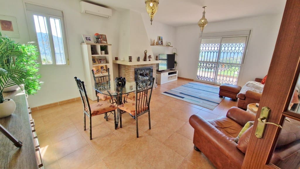 3 Zimmer Finca/Landgut zu verkaufen in Alcaucin mit Pool - 374.950 € (Ref: 9540712)