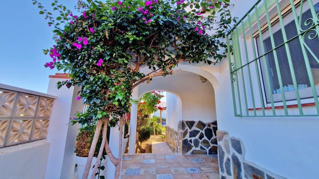 3 Zimmer Villa zu verkaufen in Mezquitilla mit Pool - 469.000 € (Ref: 9542974)