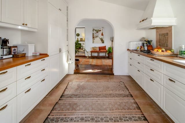 4 Zimmer Villa zu verkaufen in Frigiliana mit Pool - 1.195.000 € (Ref: 9547496)