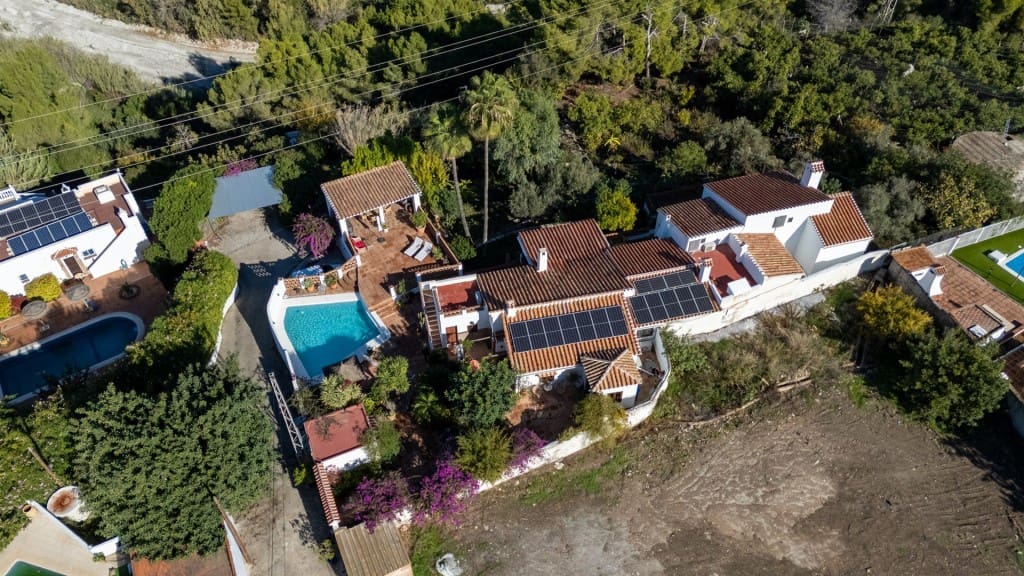 4 Zimmer Villa zu verkaufen in Frigiliana mit Pool - 1.195.000 € (Ref: 9547496)