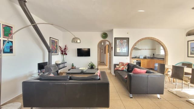 5 Zimmer Villa zu verkaufen in Cómpeta mit Pool - 575.000 € (Ref: 9550558)