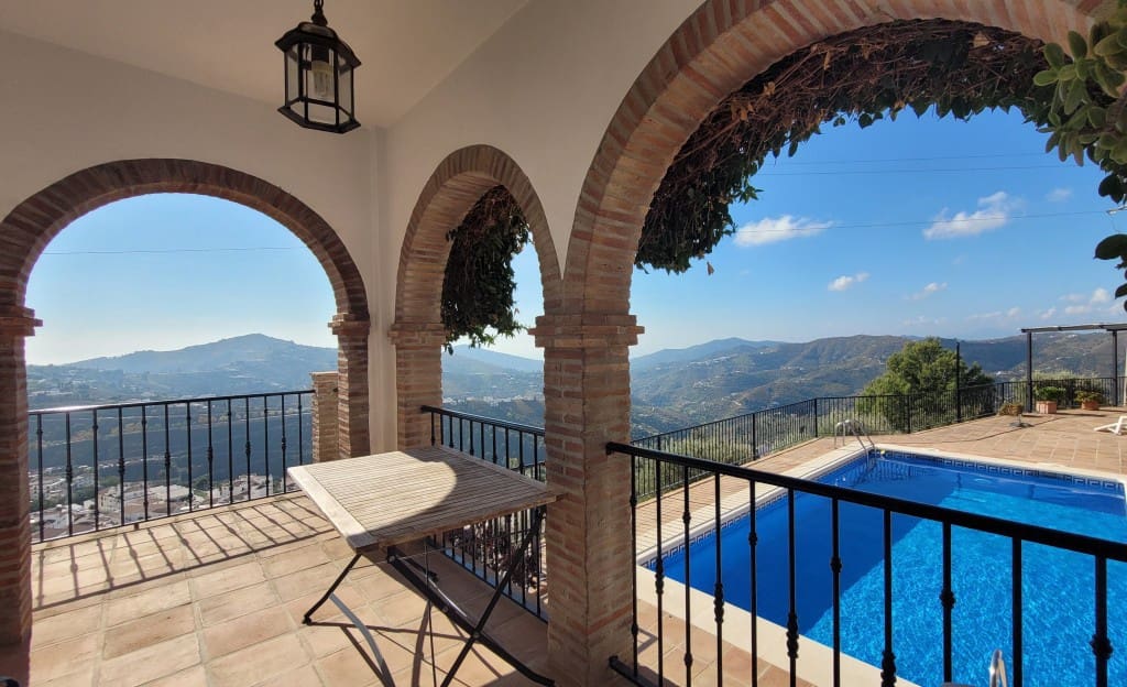 5 Zimmer Villa zu verkaufen in Competa mit Pool - 575.000 € (Ref: 9550558)