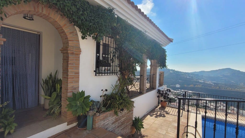 5 Zimmer Villa zu verkaufen in Competa mit Pool - 575.000 € (Ref: 9550558)