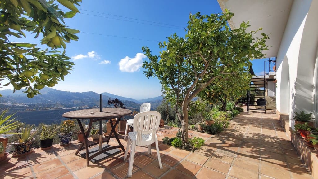 5 Zimmer Villa zu verkaufen in Competa mit Pool - 575.000 € (Ref: 9550558)