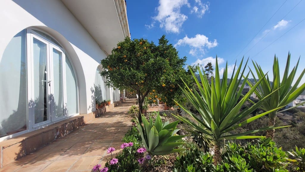 5 Zimmer Villa zu verkaufen in Competa mit Pool - 575.000 € (Ref: 9550558)