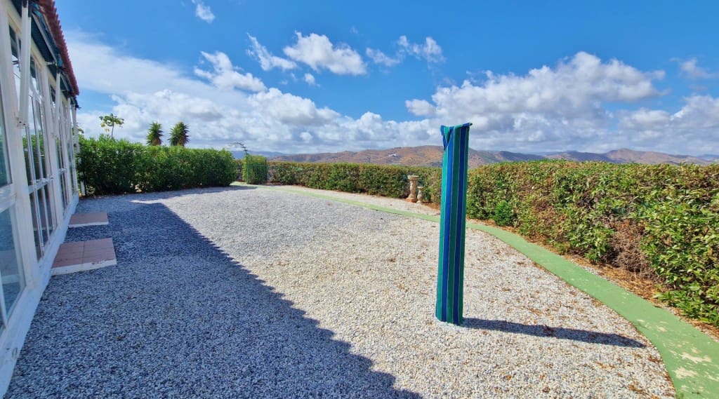 4 makuuhuone Maalaistalo myytävänä paikassa Vinuela - 345 000 € (Ref: 9590638)